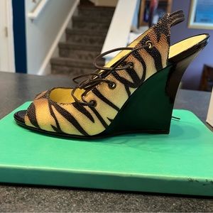 Authentic Manilo blahnik gotbon patent and gold alligator wedge. Original $1850